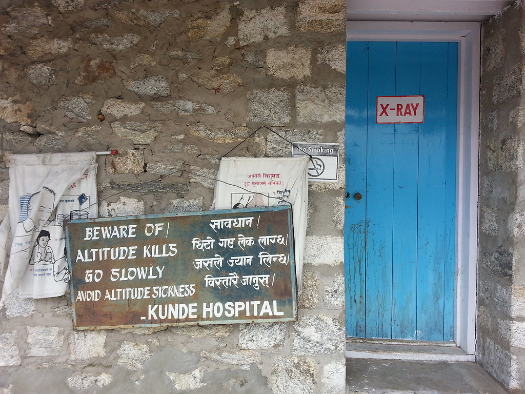 Khunde Hospital (3800m)